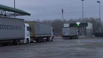 A fuvarozók negyedik napja blokkolják a határátkelőket – az Európai Bizottság ma mutatja be az új vízumstratégia tervezetét - illusztráció