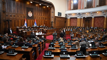 A szerb parlament öt alkotmánybírót megválasztott, jóváhagyták az elnök által kinevezhető jelöltek listáját - illusztráció