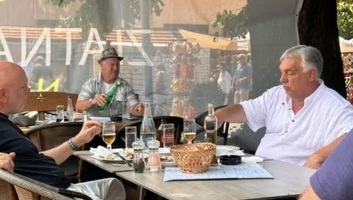 A szerb sajtó szerint Orbán Viktor is ellátogatott a gučai trombitafesztiválra - illusztráció