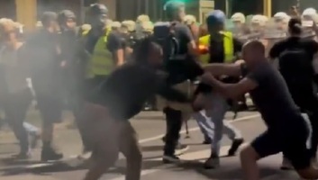 A tüntetés után incidensek voltak a Ćacilend környékén, több sérült is van - illusztráció