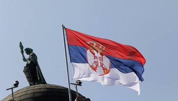 Állami kitüntetéseket adott át Vučić a szerb egység, szabadság és nemzeti zászló napján - illusztráció