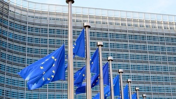 Az Európai Parlament elfogadta a Szerbiáról szóló határozatot, nyolc tagállam ellenzi a 3-as klaszter megnyitását - illusztráció