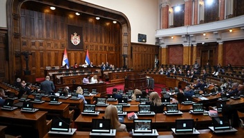 Az ellenzék szerint a kormány újabb félmilliárd euróval növeli az államadósságot - illusztráció