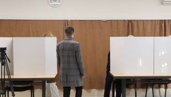 CRTA: A választási szabálytalanságokat nem lehet paravánokkal megoldani - illusztráció