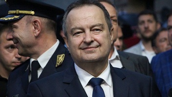 Dačić: 2025-ben több rendőr sérült meg, mint tüntető - illusztráció