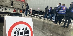 Elektronikus vízumokkal rendeznék a sofőrök helyzetét - cikkhez fűződő kép