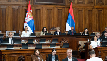 Folytatódik a szerb parlament ülése: Megkezdték a a vitát a módosító javaslatokról - illusztráció