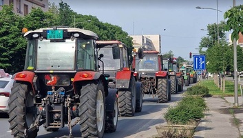 Folytatódnak a gazdák blokádjai – ellentmondásos jelzések a hétvégi lépésekről - illusztráció