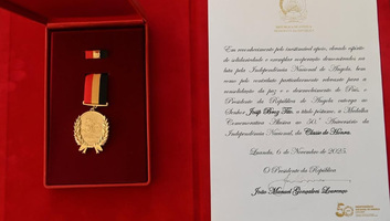 Ivica Dačić Angolában átvette a Titónak posztumusz odaítélt érdemrendet - illusztráció