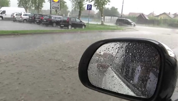 Jégesővel kísért viharok söpörtek végig Szerbián és a térségen - illusztráció