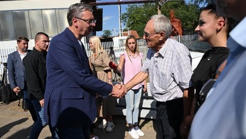 Kovačević: Vučić országjárása az intézmények megkerüléséről szól - illusztráció