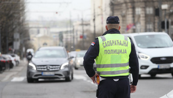 Közlekedésbiztonság: 24 óra alatt mintegy 1.500 közlekedési szabálysértőt füleltek le - illusztráció