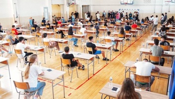 Megkezdődik a kisérettségi, ma anyanyelvből vizsgáznak a nyolcadikosok - illusztráció