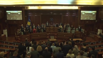 Megszakadt a koszovói parlament alakuló ülése - illusztráció