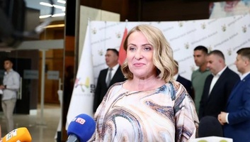 Paunović a koszovói etnikai tisztogatásról tett kijelentése miatt bocsánatot kért Vučićtól és Macuttól - illusztráció