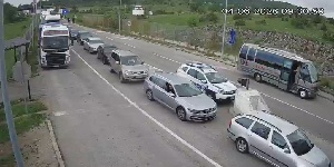 Szerbia nem engedi be a montenegrói állampolgárokat, miután a montenegrói hatóságok visszafordítottak egy szerb repülőt Tivatból - cikkhez fűződő kép