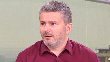 Szülő-gondozói státusz: 65 ezer dináros támogatás, szigorú feltételek és bírálatok - illusztráció
