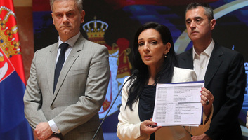 Tepić ismét a Vučić fivéreket vádolja - illusztráció