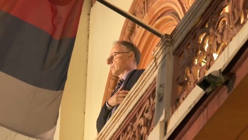 Tiltakozás és összecsapások a belgrádi rektorátusnál: Rendőri beavatkozás, politikai reakciók - illusztráció