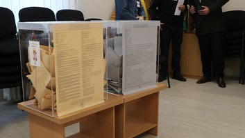 Több mint 16 ezer megfigyelő követi a vasárnapi választásokat - illusztráció