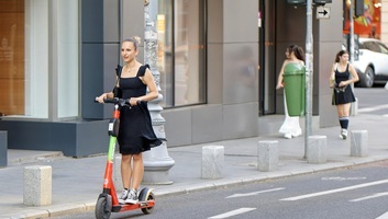 Több mint százezer roller lehet forgalomban Szerbiában, java részük matrica nélküli - illusztráció