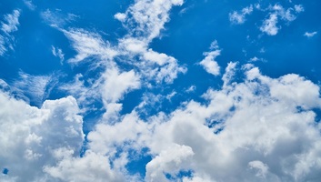 Túlnyomóan napos idő, 16 fokig melegszik napközben - illusztráció