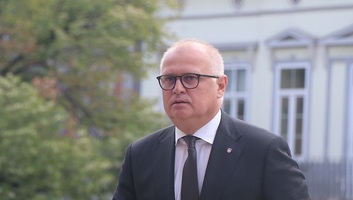 Újvidéki tragédia: November 17-én lesz a volt építésügyi miniszter meghallgatása - illusztráció