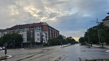 Változóan felhős, záporokkal és zivatarokkal érkezik a lehűlés, legfeljebb 35 fok várható - illusztráció