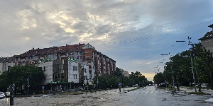 Változóan felhős, záporokkal és zivatarokkal érkezik a lehűlés, legfeljebb 35 fok várható - cikkhez fűződő kép