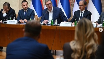 Vučić: A jövő héten döntést kell hozni a NIS-szel kapcsolatban - illusztráció