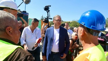 Vučić: Bárkire is szavaznak az Egyesült Szerbia listán kívül, az a blokádokat szervezőknek adott szavazat - illusztráció