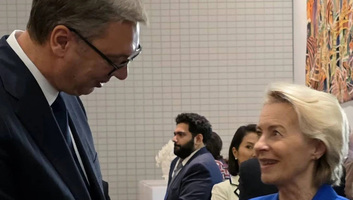Vučić New Yorkban tárgyalt Ursula von der Leyennel: „Szerbia az európai úton marad” - illusztráció