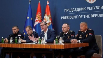 Vučić lesz a főparancsnok: Gyorsított eljárásban módosítják a hadseregről szóló törvényt - illusztráció