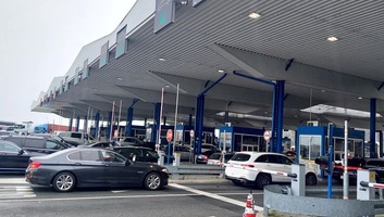 Zsúfoltabbak a határátkelők - illusztráció