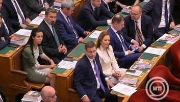 Fides bi  rezolucijom odbacio migracioni pakt - illusztráció