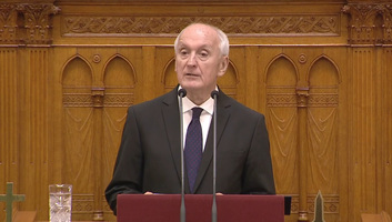 Palata Šandor: Predsednik Republike ostaje pri stavu iznetom u parlamentu - illusztráció