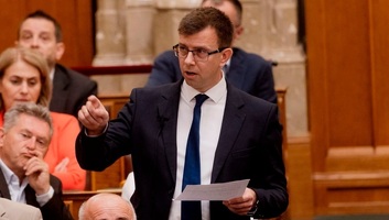 Poslanička grupa Fidesa obratiće se Ustavnom sudu zbog Nacionalne kancelarije za povraćaj i zaštitu imovine - illusztráció