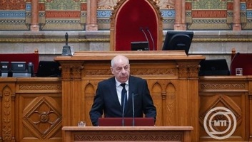 Tamaš Šujok: Ne postoji ustavni razlog koji bi mogao da opravda moju ostavku - illusztráció