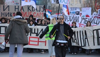 A tömeg ereje és a politikai realitás – mire lehet számítani november elsején és utána? - illusztráció