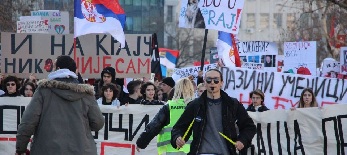 A tömeg ereje és a politikai realitás – mire lehet számítani november elsején és utána? - illusztráció