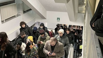 A demonstrálók bevonultak a Testnevelési és Sporttudományi Karra - illusztráció