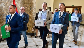 Átadták a Magyar Összefogás jelöltlistáját - illusztráció