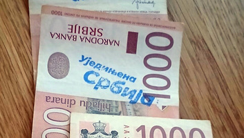 Bankautomatából kapták, mégsem fizethetnek vele: Kampányszlogen került az ezresre - illusztráció