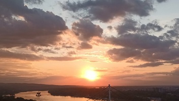 Felhős, helyenként csapadékos idő Vajdaságban - illusztráció