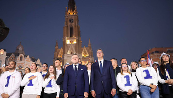 Fico és Vučić együtt lépett színpadra Újvidéken - illusztráció
