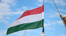 Fremond: A magyar zászló felgyújtása elfogadhatatlan cselekedet - illusztráció