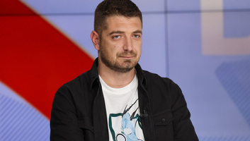 Kihallgatták a Danas újságíróját az újvidéki rendőrségen: Nem volt hajlandó felfedni forrásait - illusztráció