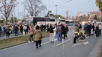 Lezárták az újvidéki autóbuszállomást, hogy támogassák Jaćimovićot - illusztráció