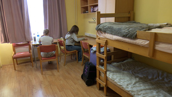 Megkezdődött az elsőéves egyetemi hallgatók beköltözése az újvidéki, zombori és nagybecskereki kollégiumokba - illusztráció