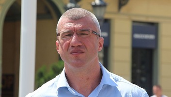 Miša Bačulov az ügyészség előtt: Benyújtották a kihallgatási kérelmet, várják a hivatalos idézést - illusztráció